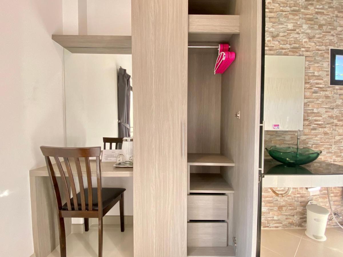 Pensiri House - SHA Extra Plus Nai Yang Beach Extérieur photo